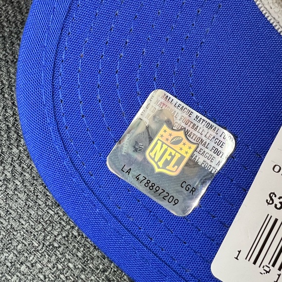 New York Giants New Era 2017 NFL Sideline 39THIRTY Fitted Hat- Royal - Picture 2 of 5